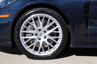 2018 Porsche Panamera 4