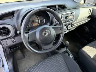 2014 Toyota Yaris 3-Door LE