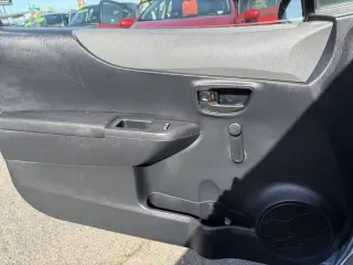 2014 Toyota Yaris 3-Door LE