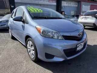 2014 Toyota Yaris 3-Door LE