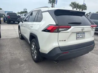 Toyota RAV4 2022 XLE Premium 4dr SUV