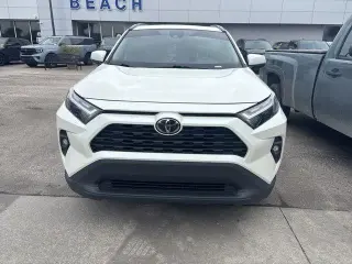 Toyota RAV4 2022 XLE Premium 4dr SUV