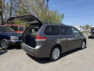 2012 Toyota Sienna LE 7-Passenger