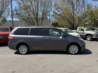 2012 Toyota Sienna LE 7-Passenger