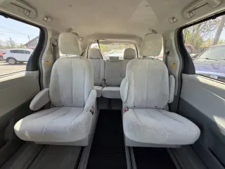 2012 Toyota Sienna LE 7-Passenger