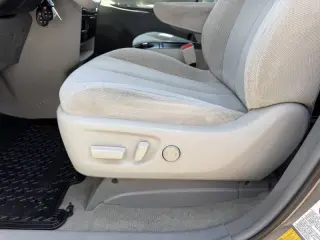 2012 Toyota Sienna LE 7-Passenger