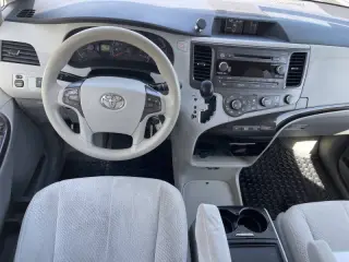 2012 Toyota Sienna LE 7-Passenger