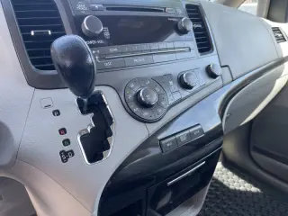 2012 Toyota Sienna LE 7-Passenger