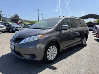 2012 Toyota Sienna LE 7-Passenger
