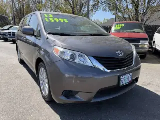 2012 Toyota Sienna LE 7-Passenger