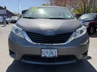 2012 Toyota Sienna LE 7-Passenger