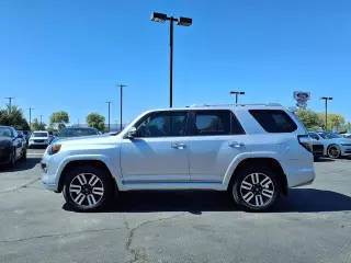 Toyota 4Runner 2019 4x4 SR5 4dr SUV