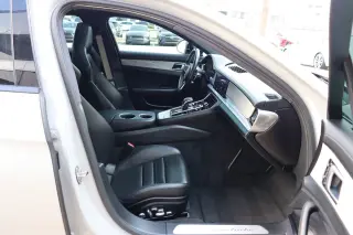 2018 Porsche Panamera Turbo