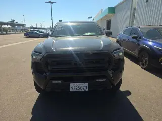 Toyota Tacoma 2024 4x4 TRD Off-Road 4dr Double Cab 5.0 ft SB 8A