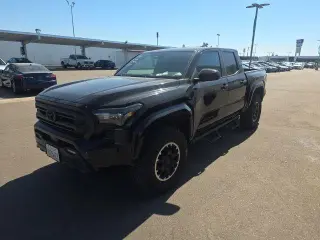 Toyota Tacoma 2024 4x4 TRD Off-Road 4dr Double Cab 5.0 ft SB 8A