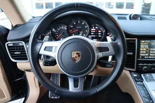 2016 Porsche Panamera Edition