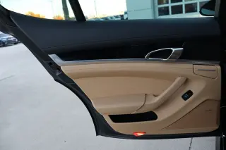 2016 Porsche Panamera Edition