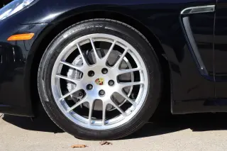 2016 Porsche Panamera Edition