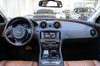 2016 Jaguar XJ R-Sport