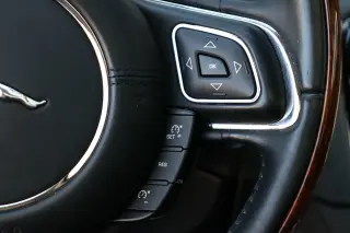 2016 Jaguar XJ R-Sport