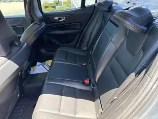 Volvo S60 2019 AWD T6 Momentum 4dr Sedan