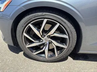 Volvo S60 2019 AWD T6 Momentum 4dr Sedan