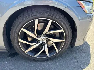Volvo S60 2019 AWD T6 Momentum 4dr Sedan