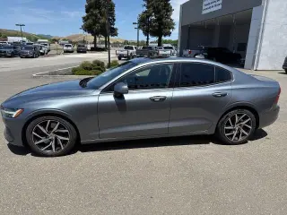 Volvo S60 2019 AWD T6 Momentum 4dr Sedan