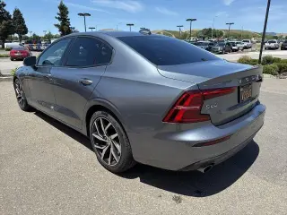 Volvo S60 2019 AWD T6 Momentum 4dr Sedan