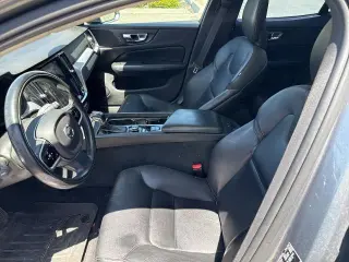 Volvo S60 2019 AWD T6 Momentum 4dr Sedan