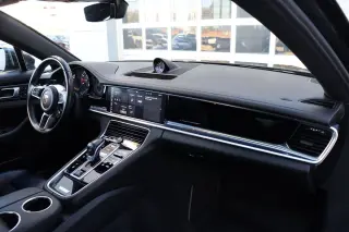 2017 Porsche Panamera 