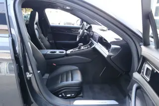 2017 Porsche Panamera 