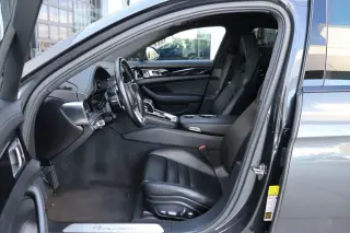 2017 Porsche Panamera 