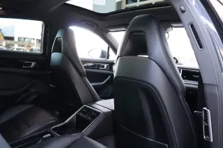 2017 Porsche Panamera 