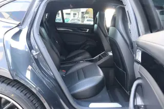 2017 Porsche Panamera 