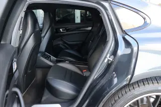 2017 Porsche Panamera 