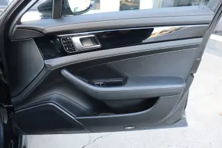 2017 Porsche Panamera 