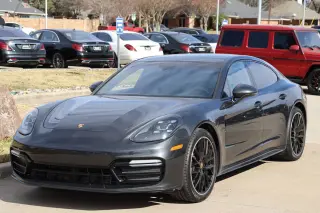 2017 Porsche Panamera 