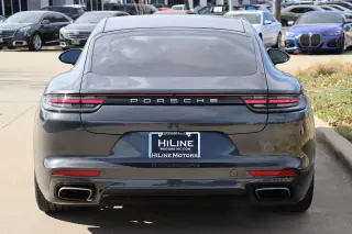 2017 Porsche Panamera 