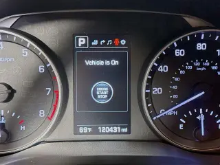 Hyundai ELANTRA 2017 SE 4dr Sedan 6M (US)