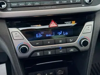 Hyundai ELANTRA 2017 SE 4dr Sedan 6M (US)