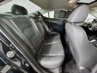 Hyundai ELANTRA 2017 SE 4dr Sedan 6M (US)
