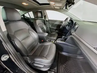 Hyundai ELANTRA 2017 SE 4dr Sedan 6M (US)