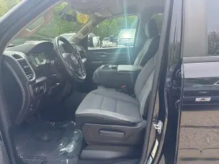 Ram 1500 2019 4x4 Big Horn 4dr Crew Cab 5.6 ft. SB Pickup