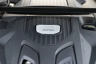 2018 Porsche Panamera 4