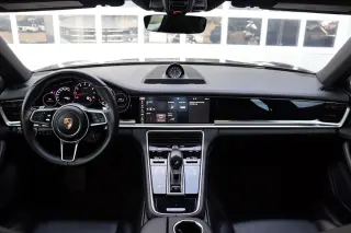 2018 Porsche Panamera 4