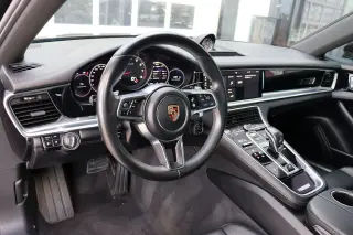 2018 Porsche Panamera 4