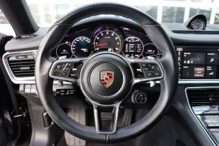 2018 Porsche Panamera 4