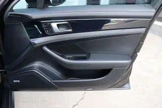 2018 Porsche Panamera 4