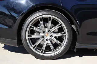 2018 Porsche Panamera 4